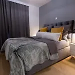 Mark'S Place Luxury Apartment With Free Private Garage ザダル