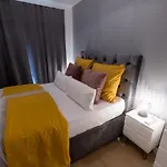 Mark'S Place Luxury Apartment With Free Private Garage アパート